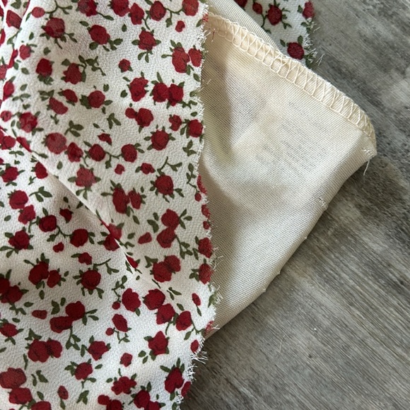 NASTY GAL LONGSLEEVE FLOWY FLORAL BLOUSE - Picture 9 of 13